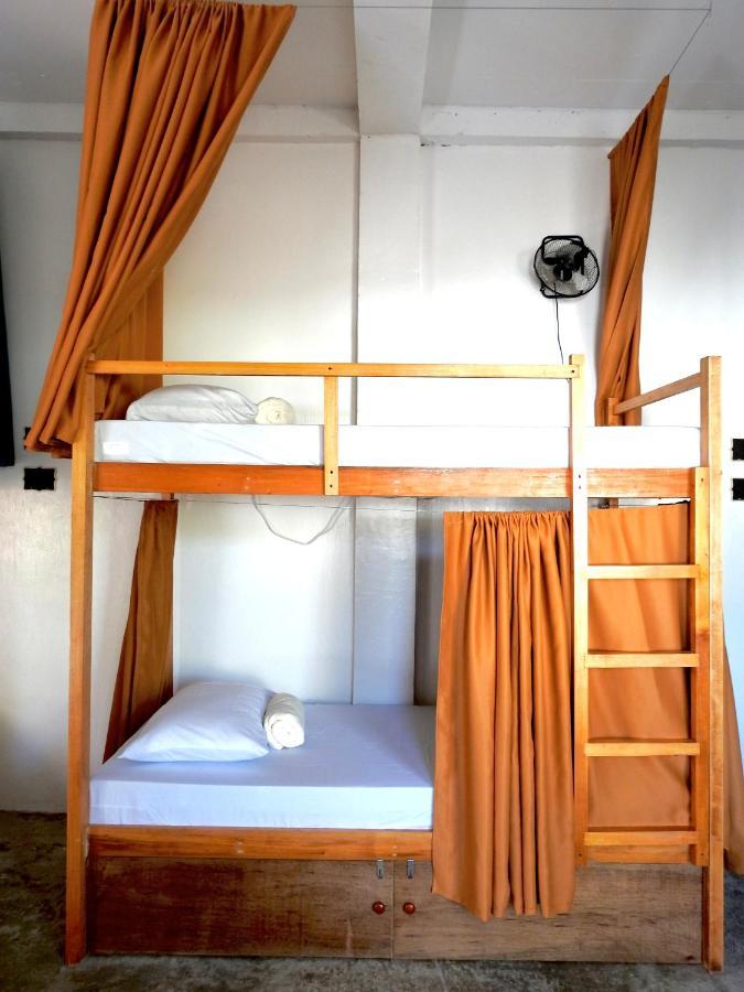 Three Little Birds Surf Hostel General Luna  Luaran gambar