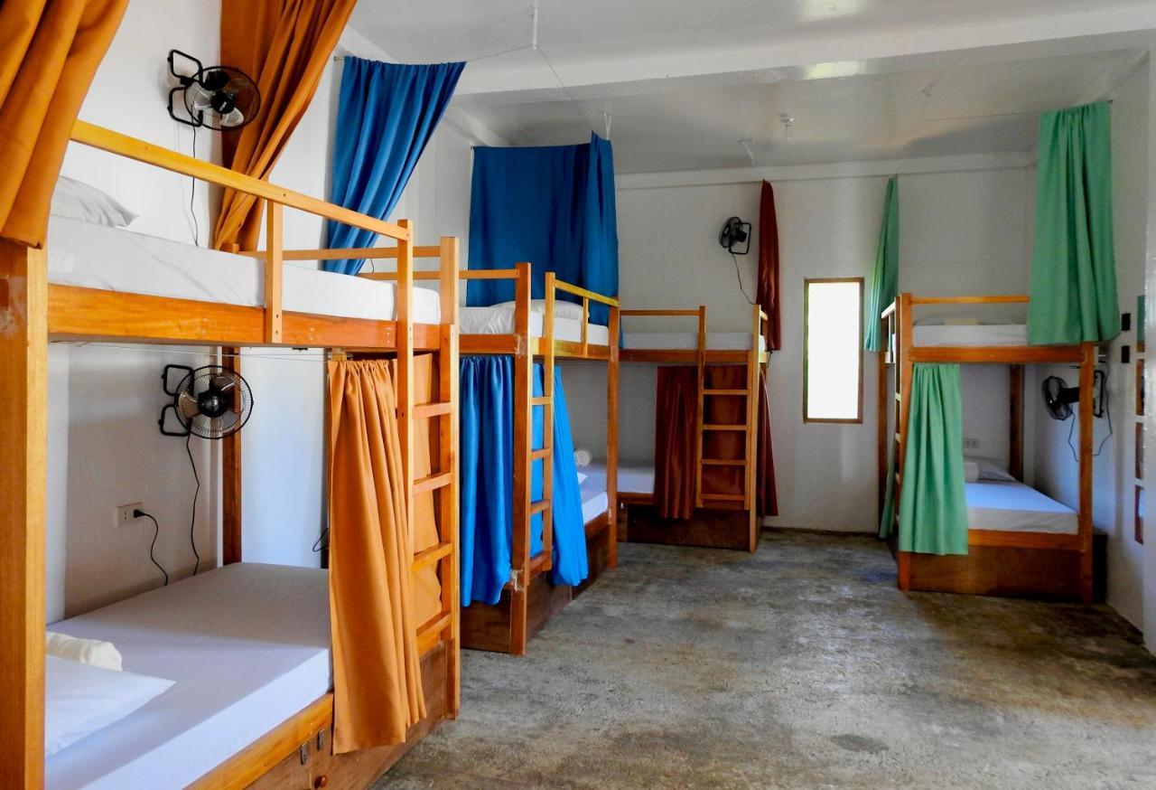Three Little Birds Surf Hostel General Luna  Luaran gambar