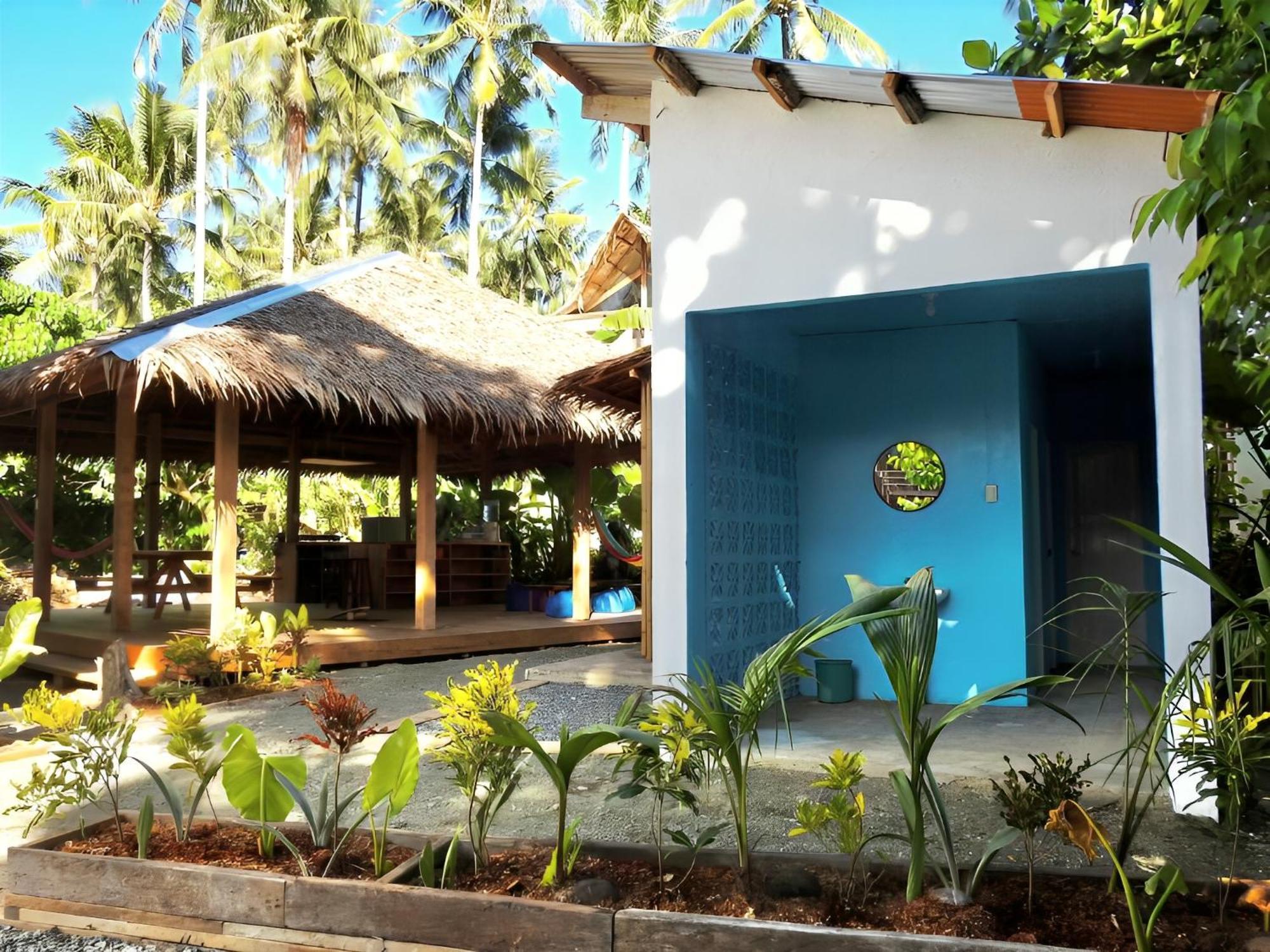 Three Little Birds Surf Hostel General Luna  Luaran gambar